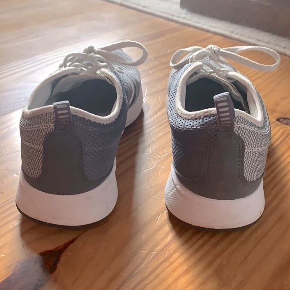 Women’s Nike sneakers Size 9 - Picture 8 of 12